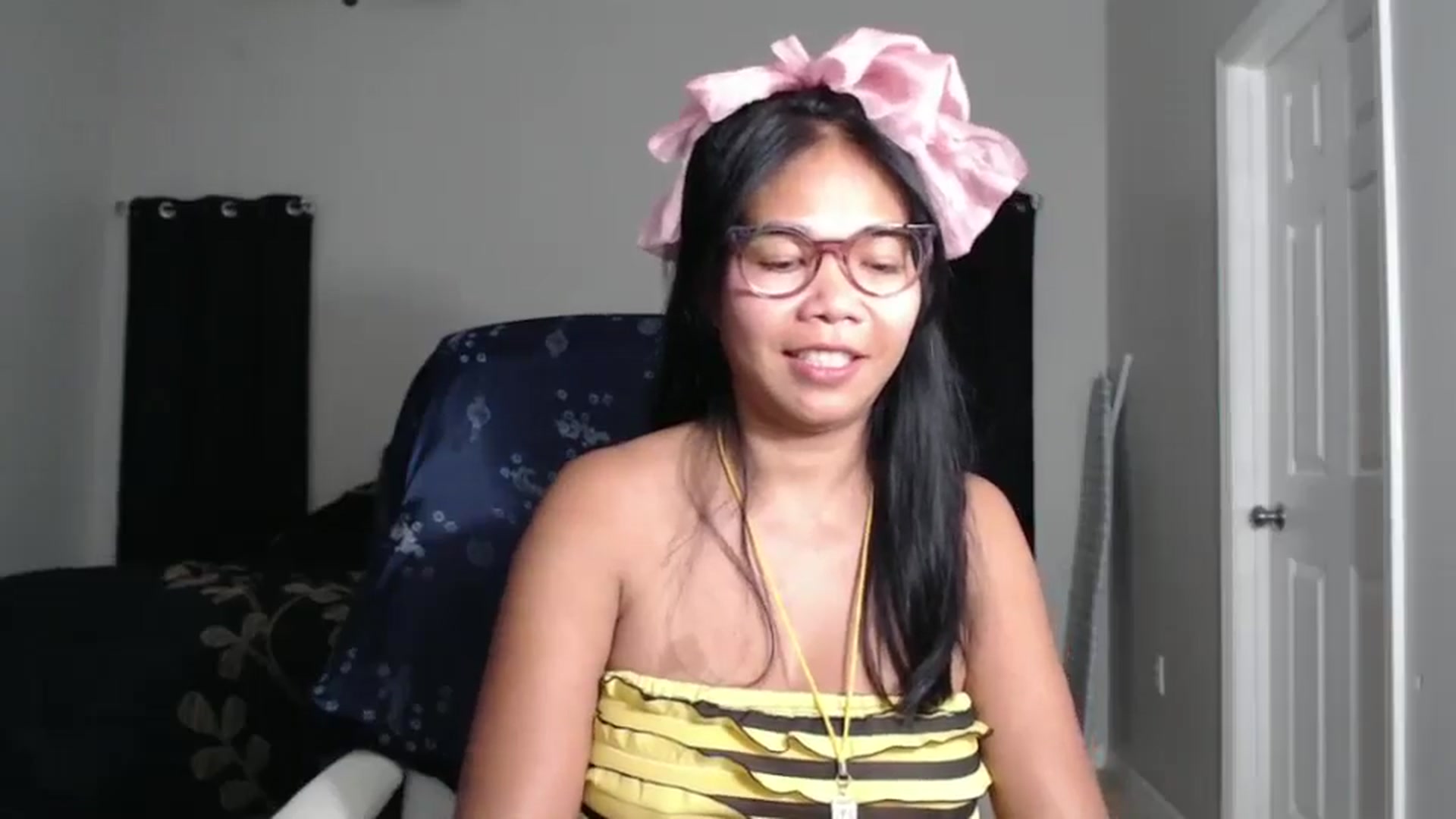 Gallery image thumbnail from Littlekai2023's myfreecams stream on, 10/16/2024, 03:32 image 11 of 20