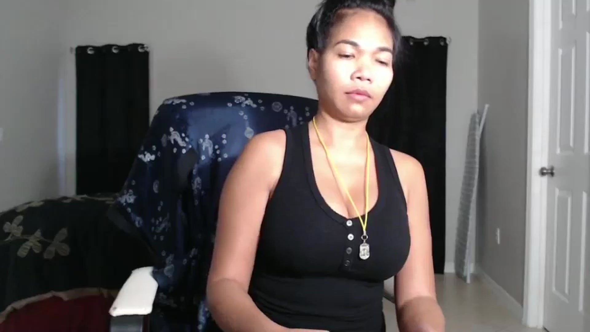Gallery image thumbnail from Littlekai2023's myfreecams stream on, 10/19/2024, 12:53 image 15 of 20