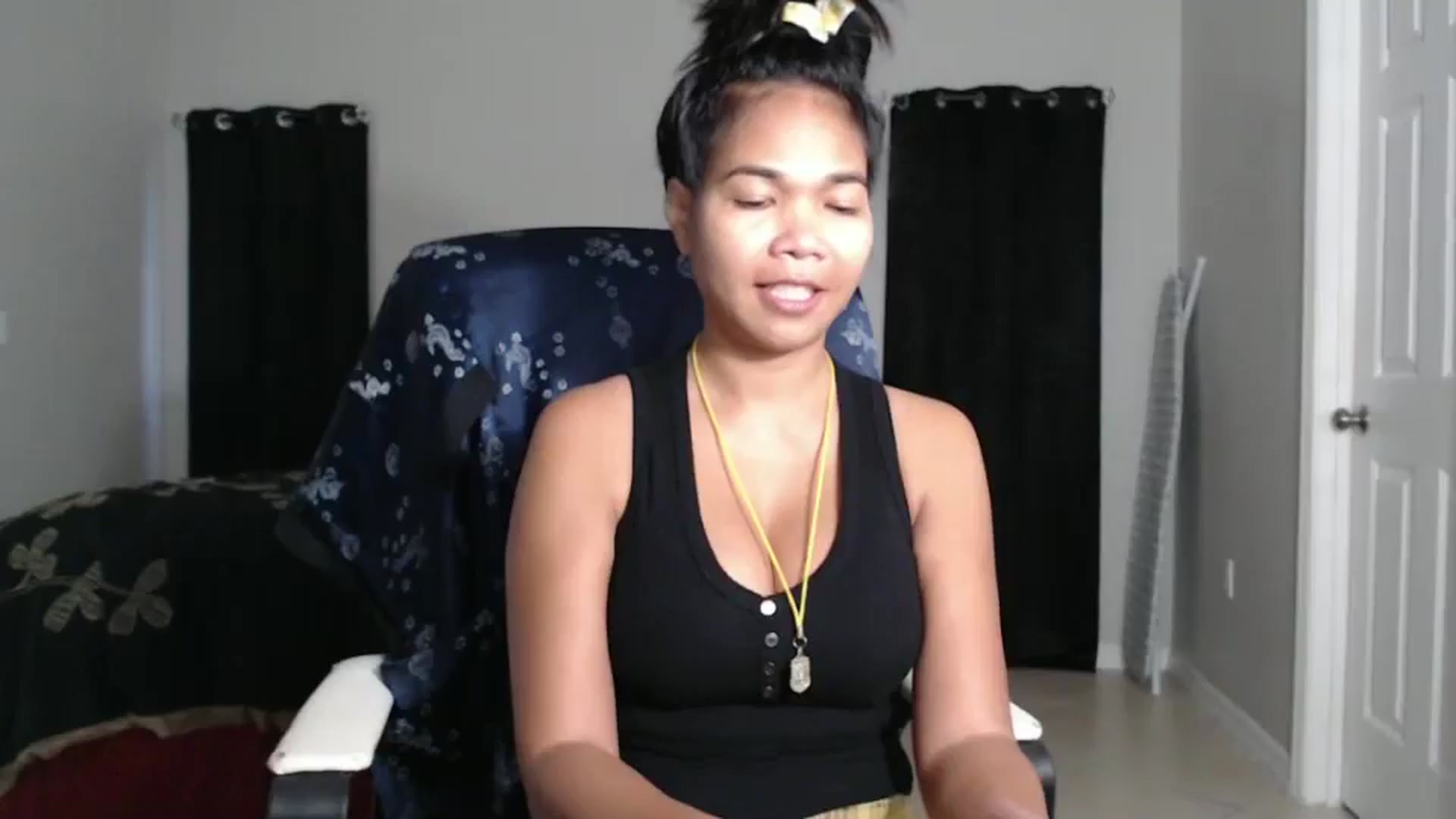 Gallery image thumbnail from Littlekai2023's myfreecams stream on, 10/19/2024, 12:53 image 18 of 20