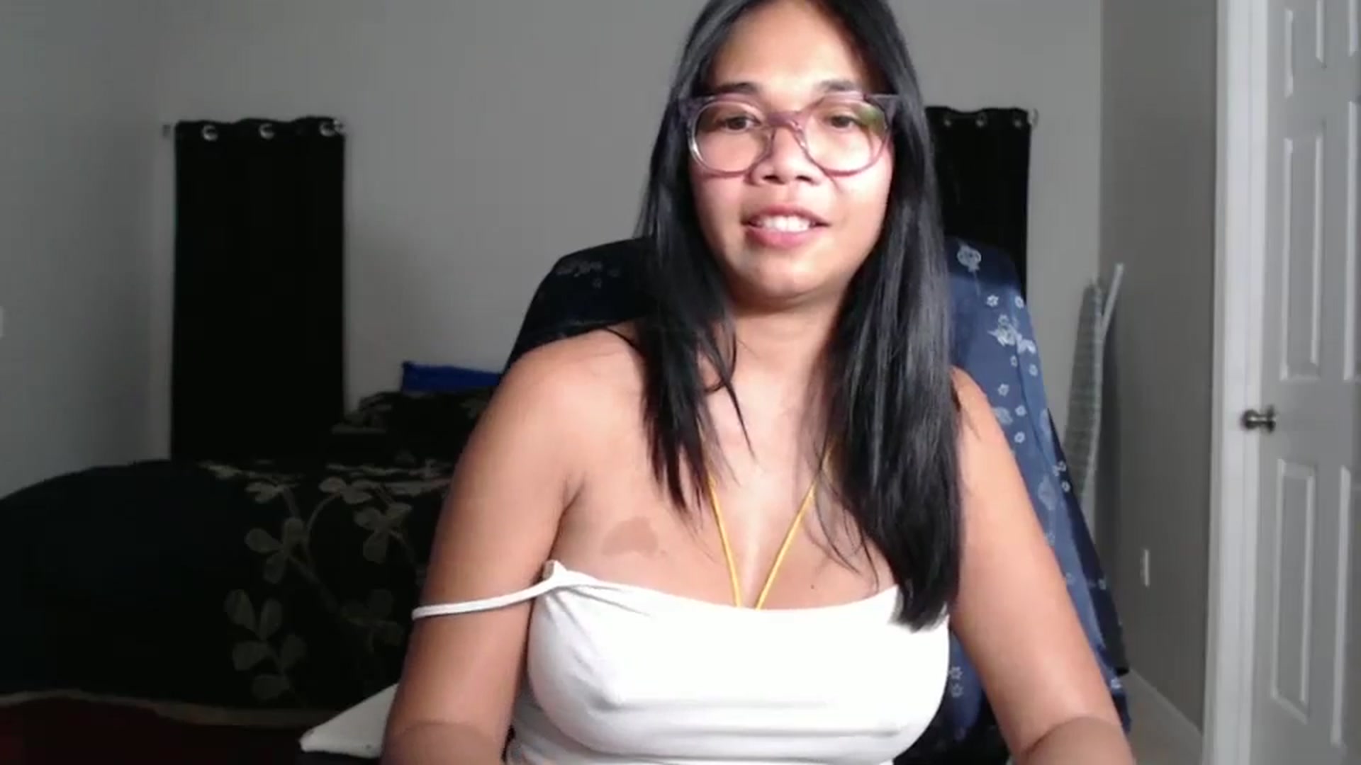 Gallery image thumbnail from Littlekai2023's myfreecams stream on, 10/19/2024, 23:41 image 14 of 20