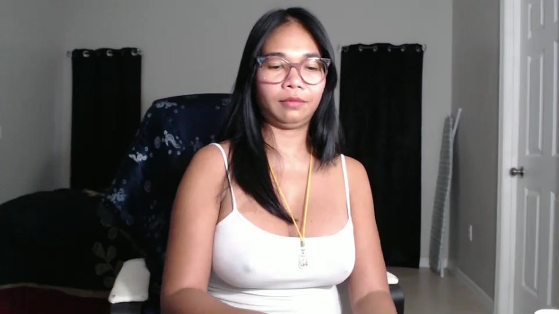 Gallery image thumbnail from Littlekai2023's myfreecams stream on, 10/19/2024, 23:41 image 5 of 20