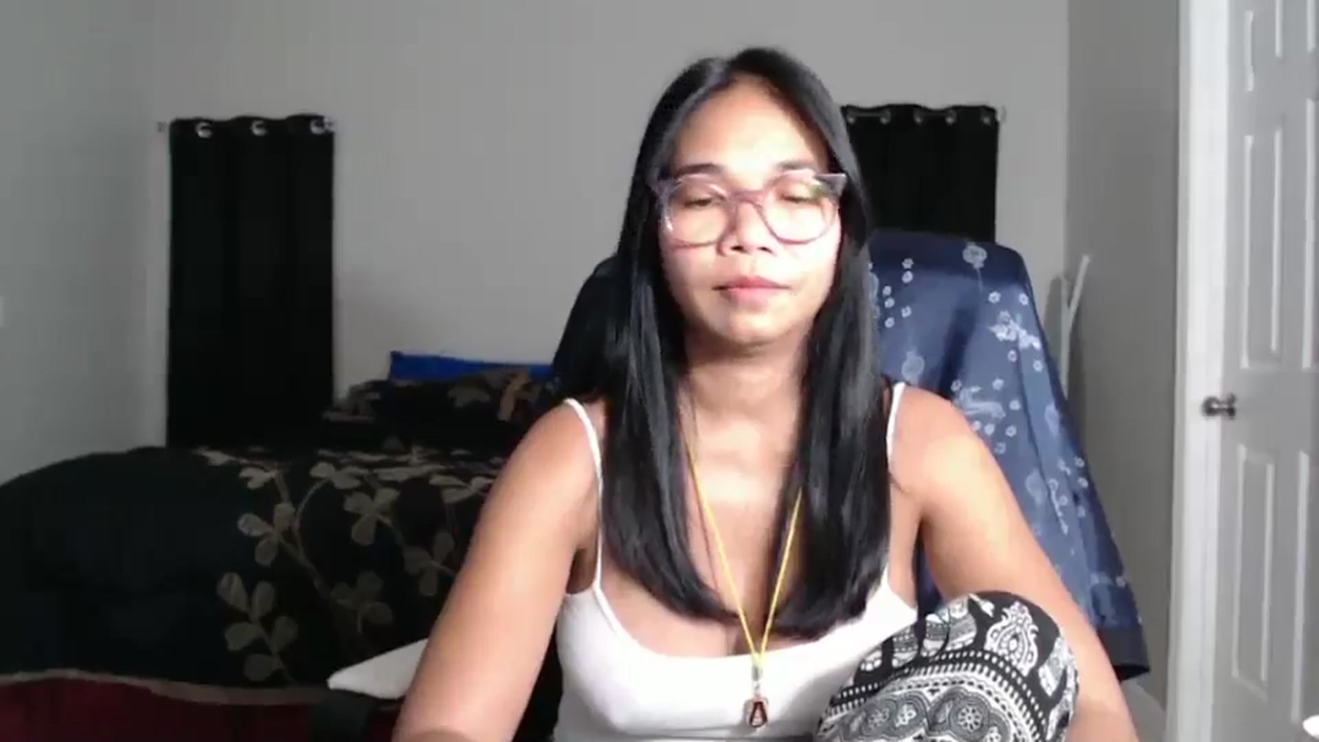 Gallery image thumbnail from Littlekai2023's myfreecams stream on, 10/19/2024, 23:41 image 10 of 20