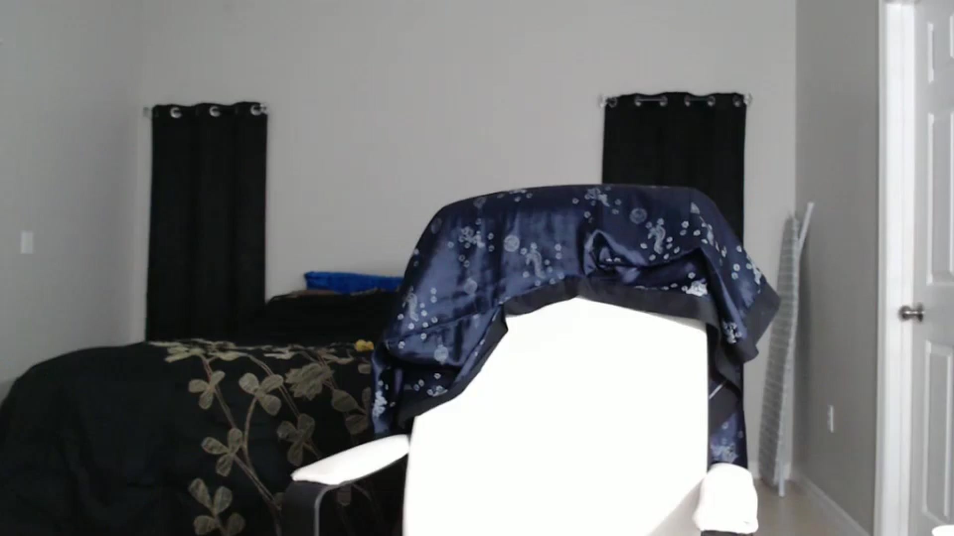 Gallery image thumbnail from Littlekai2023's myfreecams stream on, 10/22/2024, 24:01 image 15 of 20