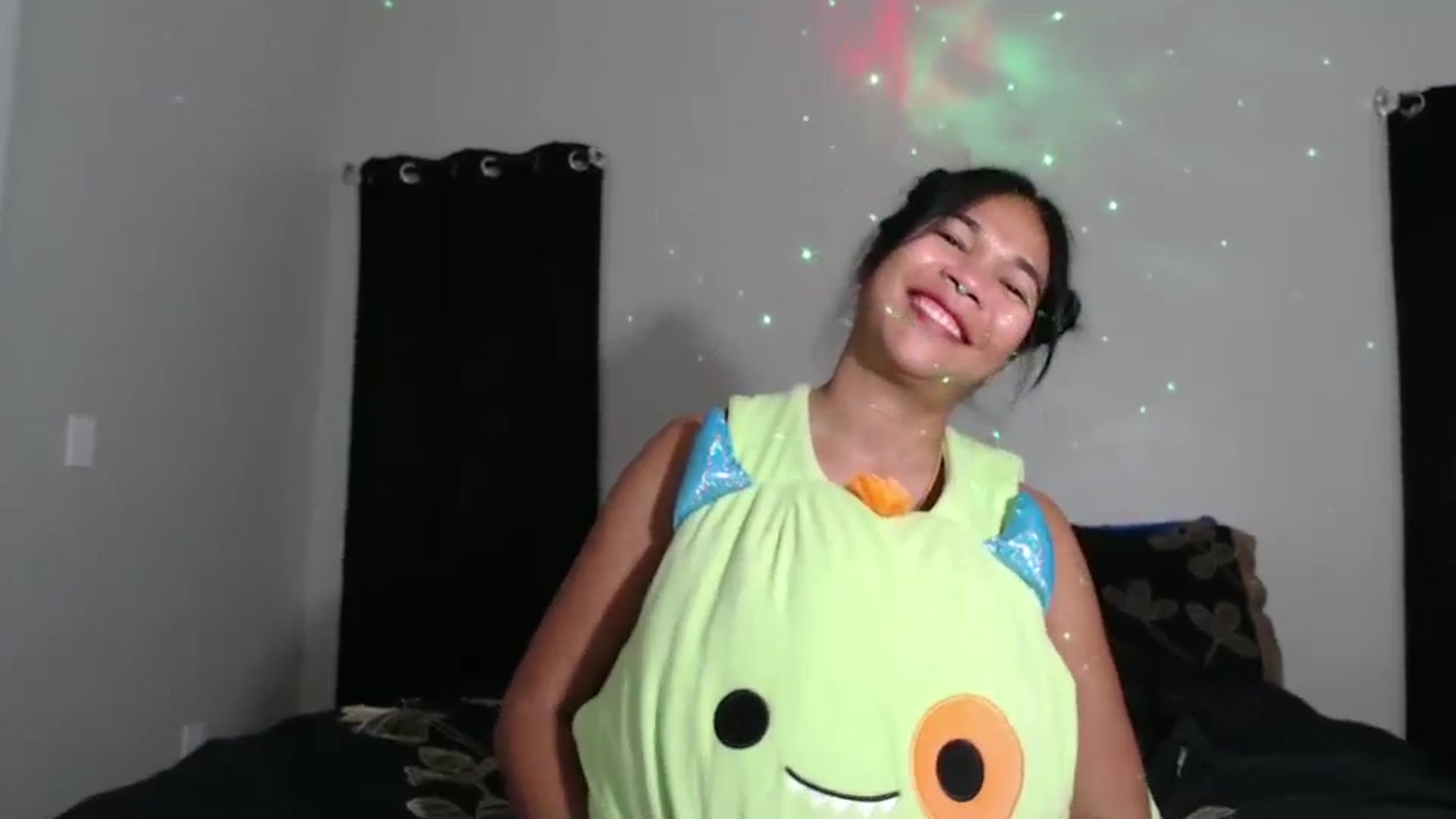 Gallery image thumbnail from Littlekai2023's myfreecams stream on, 10/24/2024, 01:23 image 14 of 20