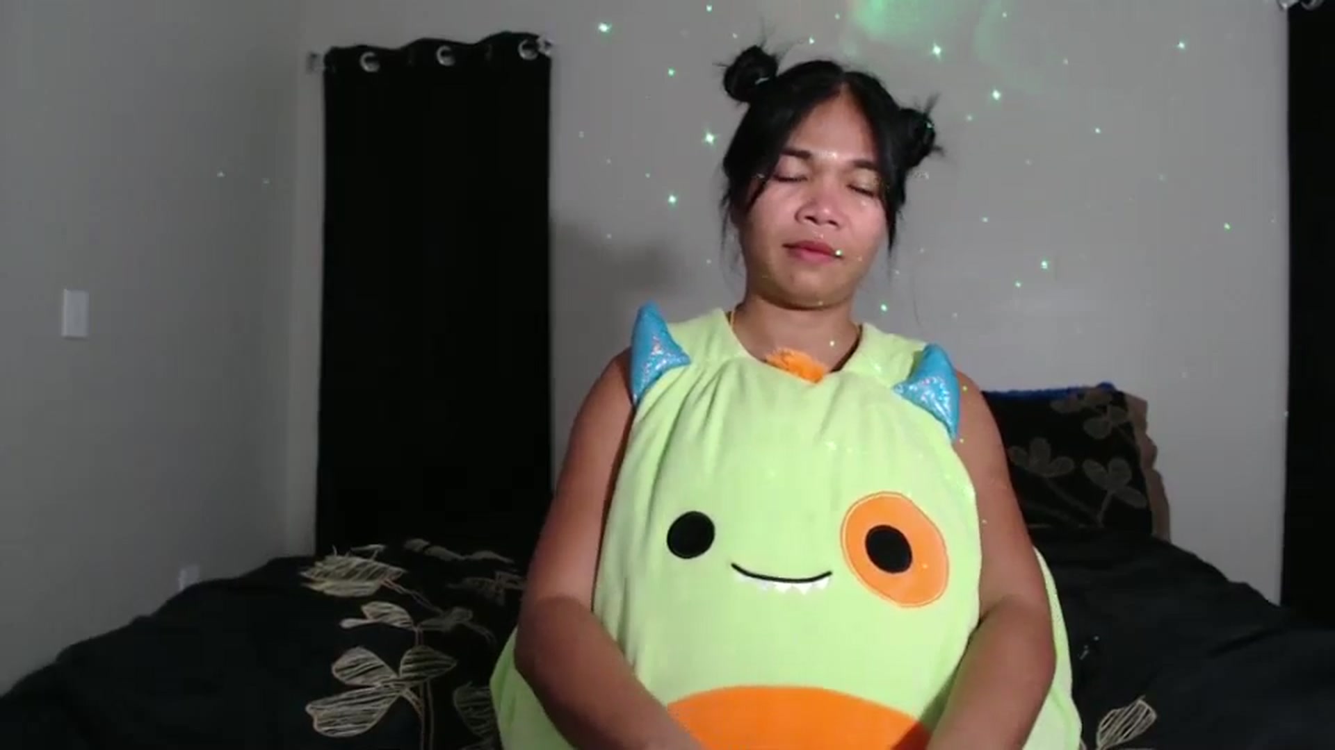Gallery image thumbnail from Littlekai2023's myfreecams stream on, 10/24/2024, 01:23 image 18 of 20