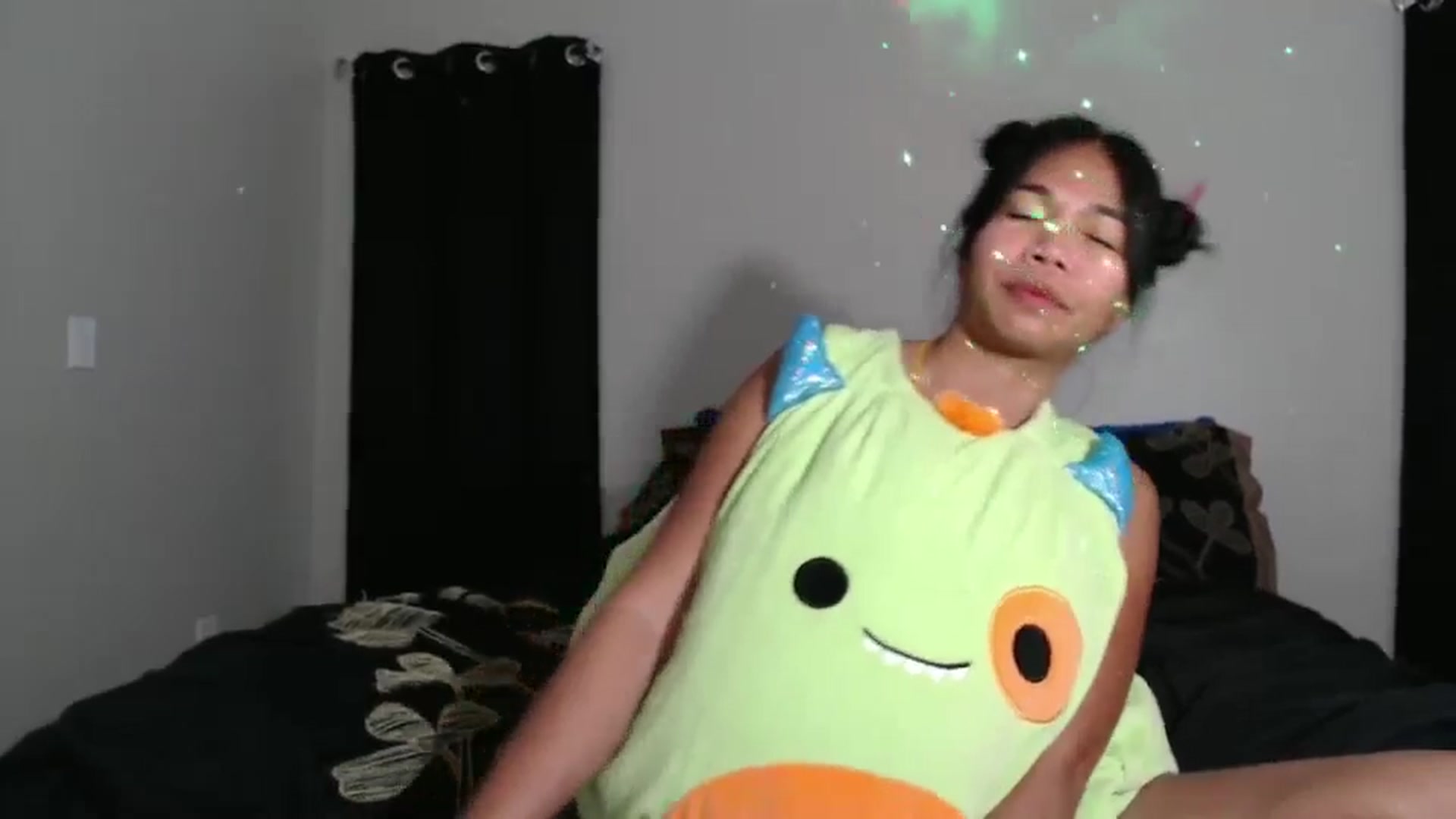 Gallery image thumbnail from Littlekai2023's myfreecams stream on, 10/24/2024, 01:23 image 19 of 20