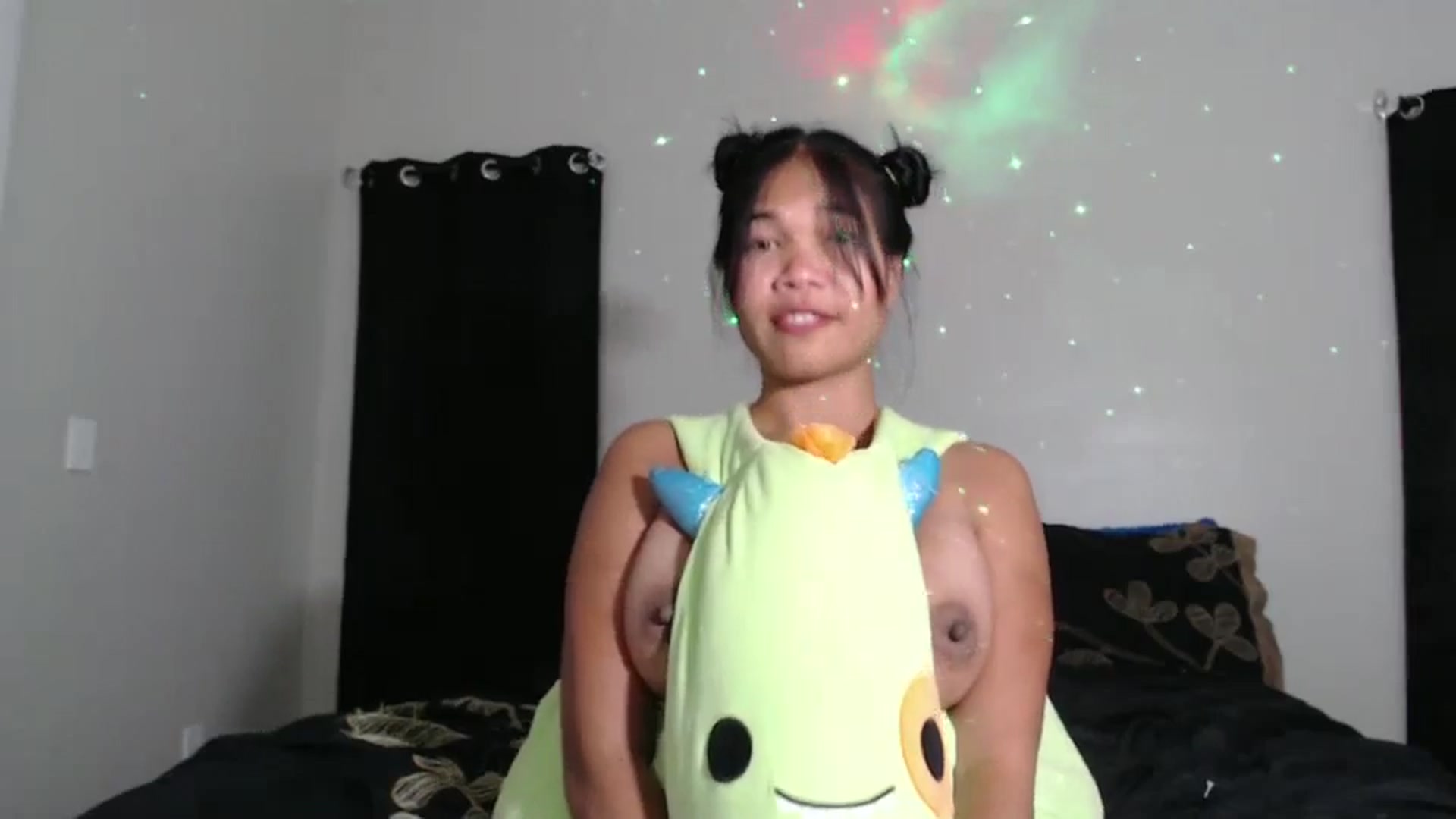 Gallery image thumbnail from Littlekai2023's myfreecams stream on, 10/24/2024, 01:23 image 16 of 20