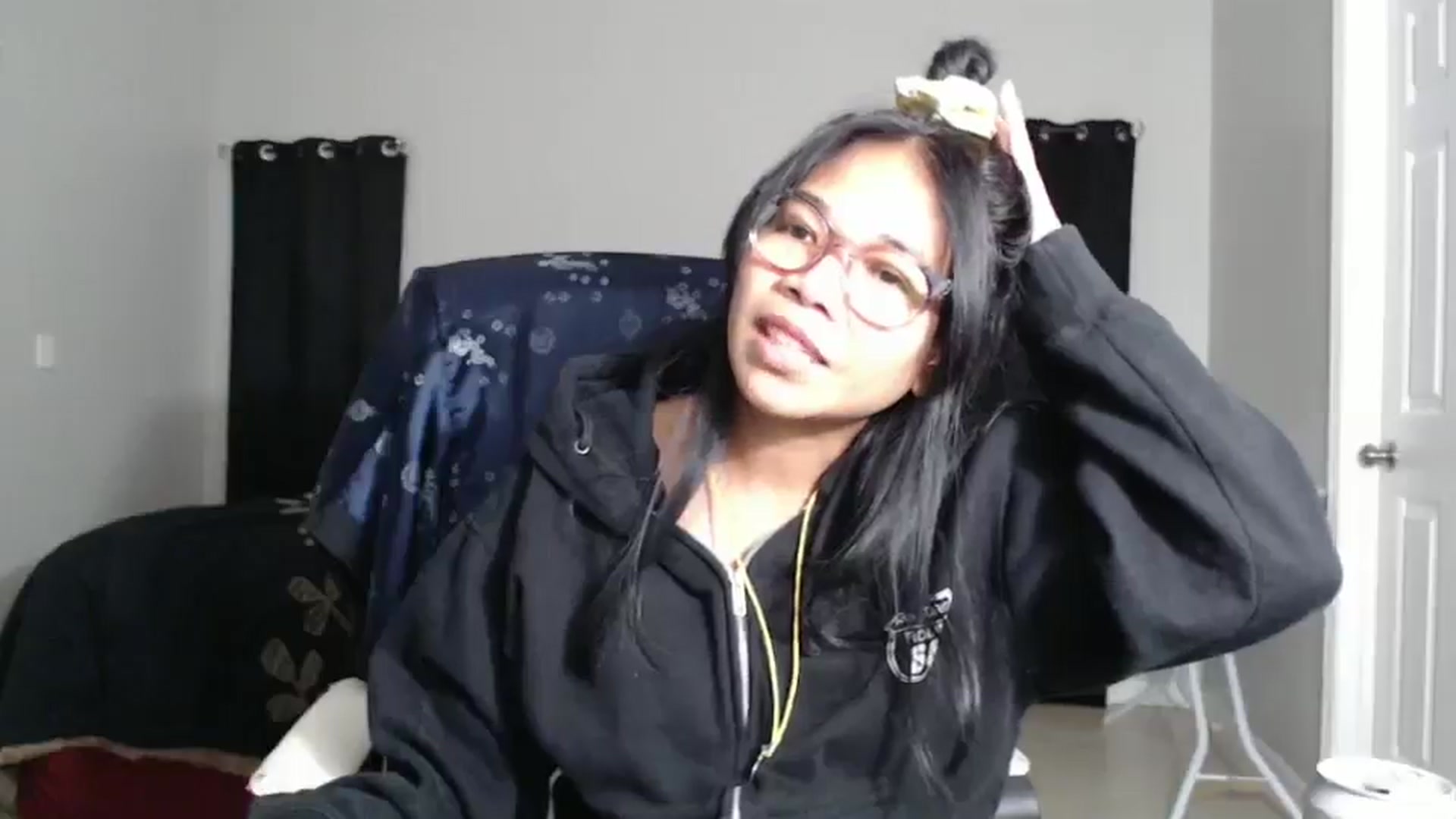 Gallery image thumbnail from Littlekai2023's myfreecams stream on, 10/29/2024, 01:03 image 7 of 20