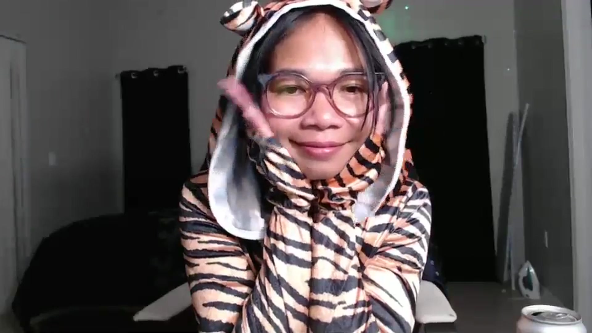 Gallery image thumbnail from Littlekai2023's myfreecams stream on, 11/01/2024, 03:38 image 17 of 20
