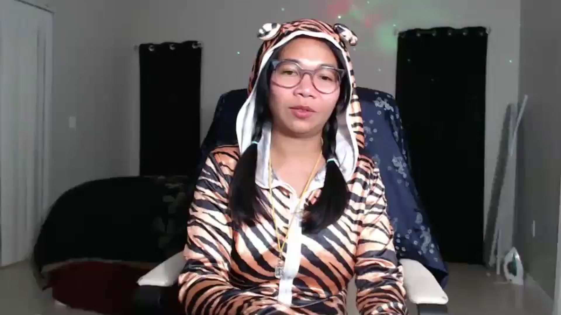 Gallery image thumbnail from Littlekai2023's myfreecams stream on, 11/01/2024, 03:38 image 6 of 20