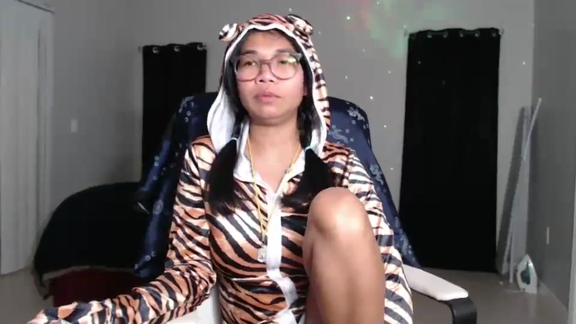 Gallery image thumbnail from Littlekai2023's myfreecams stream on, 11/01/2024, 03:38 image 5 of 20