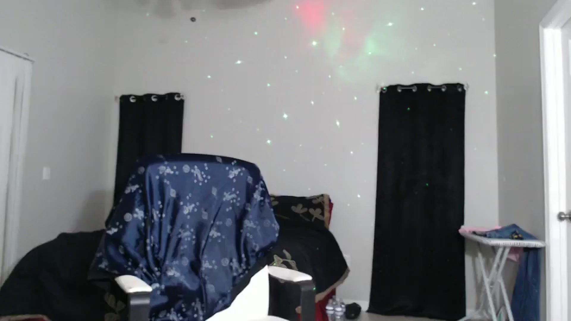 Gallery image thumbnail from Littlekai2023's myfreecams stream on, 11/03/2024, 24:01 image 18 of 20