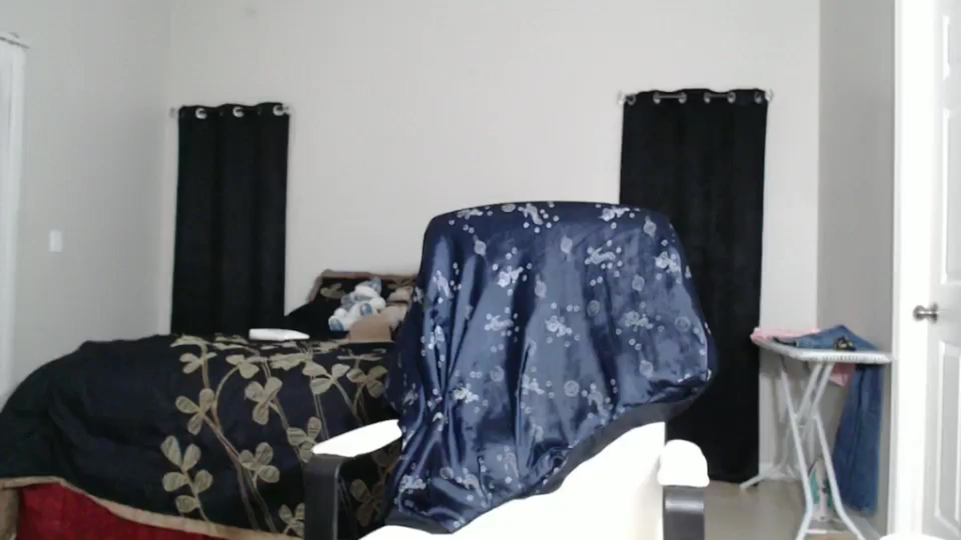 Gallery image thumbnail from Littlekai2023's myfreecams stream on, 11/03/2024, 24:01 image 6 of 20