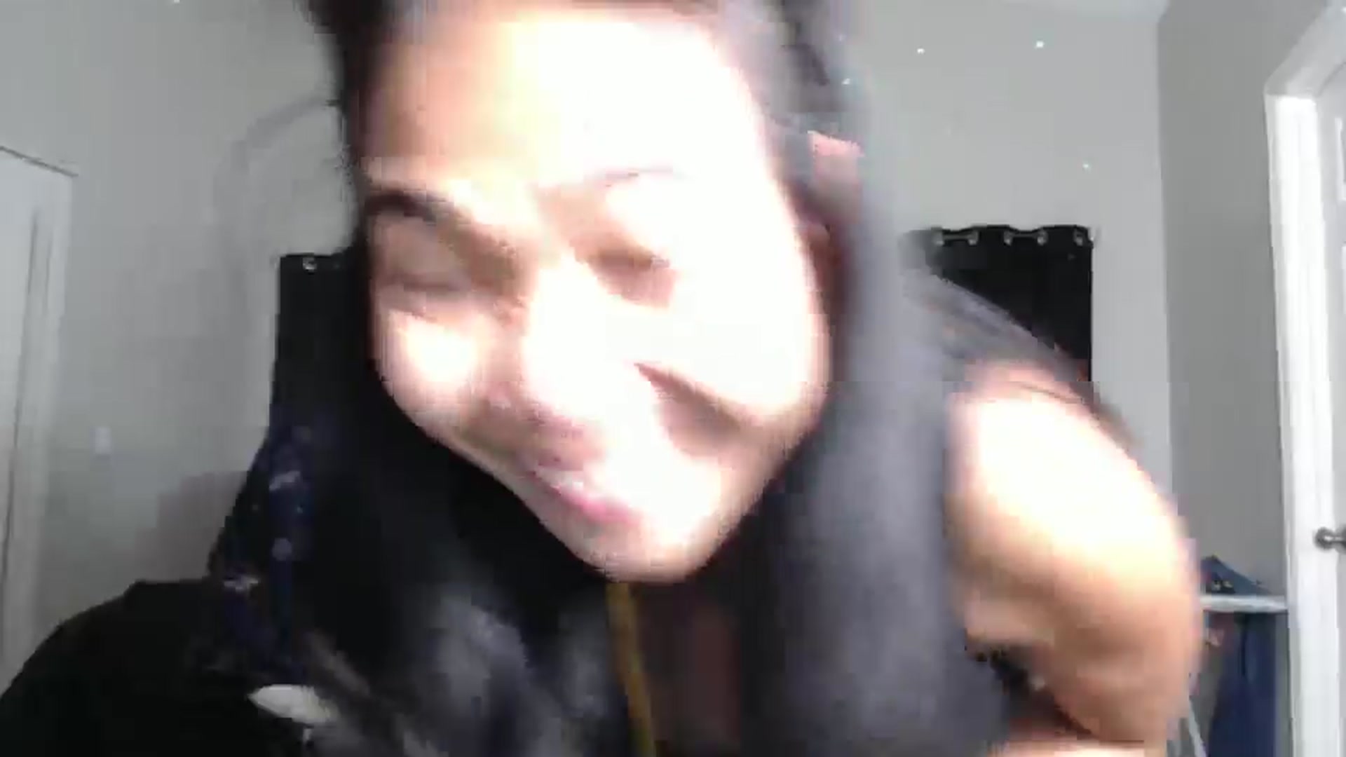 Gallery image thumbnail from Littlekai2023's myfreecams stream on, 11/03/2024, 01:24 image 12 of 20