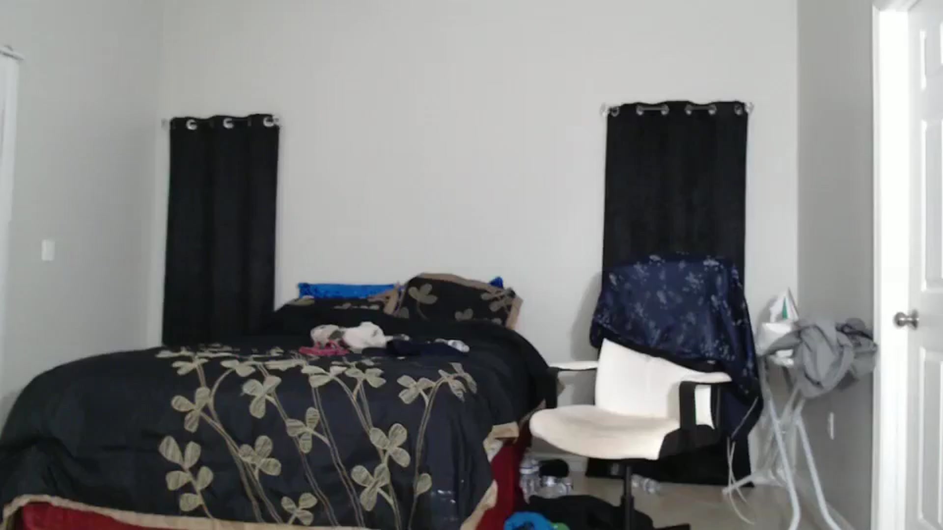 Gallery image thumbnail from Littlekai2023's myfreecams stream on, 11/11/2024, 04:08 image 4 of 20