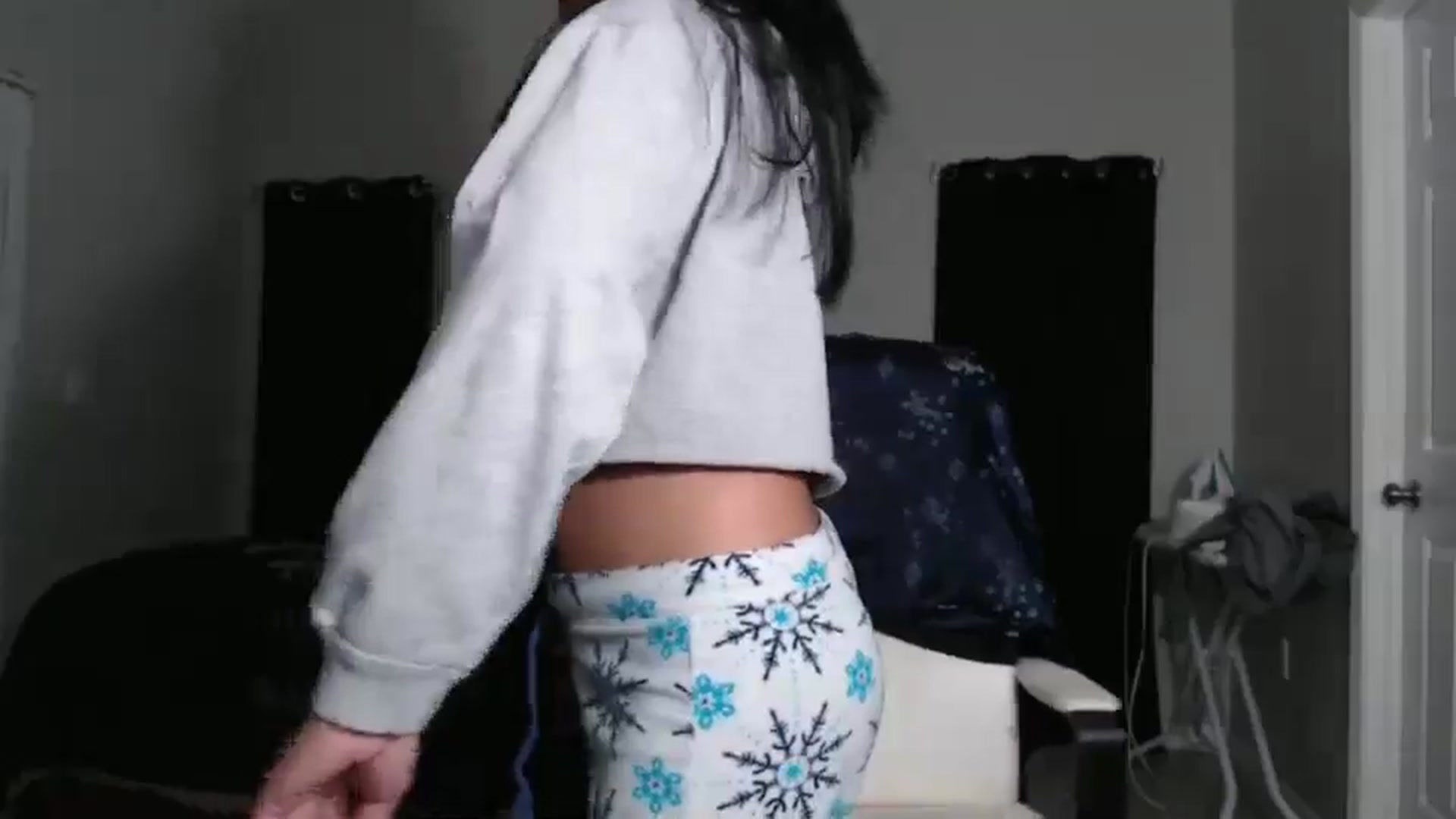 Gallery image thumbnail from Littlekai2023's myfreecams stream on, 11/11/2024, 04:08 image 19 of 20