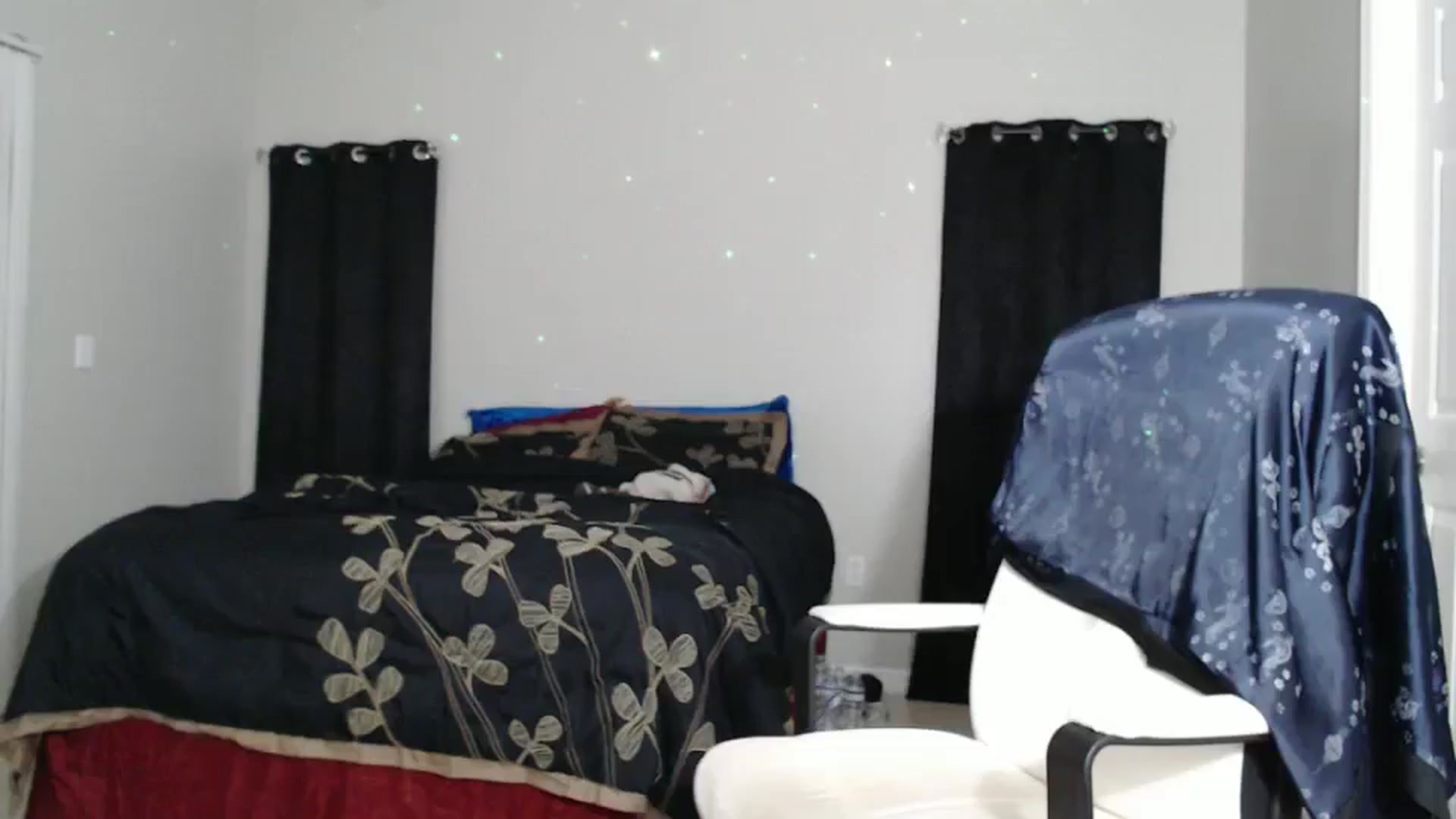 Gallery image thumbnail from Littlekai2023's myfreecams stream on, 11/13/2024, 03:59 image 9 of 20