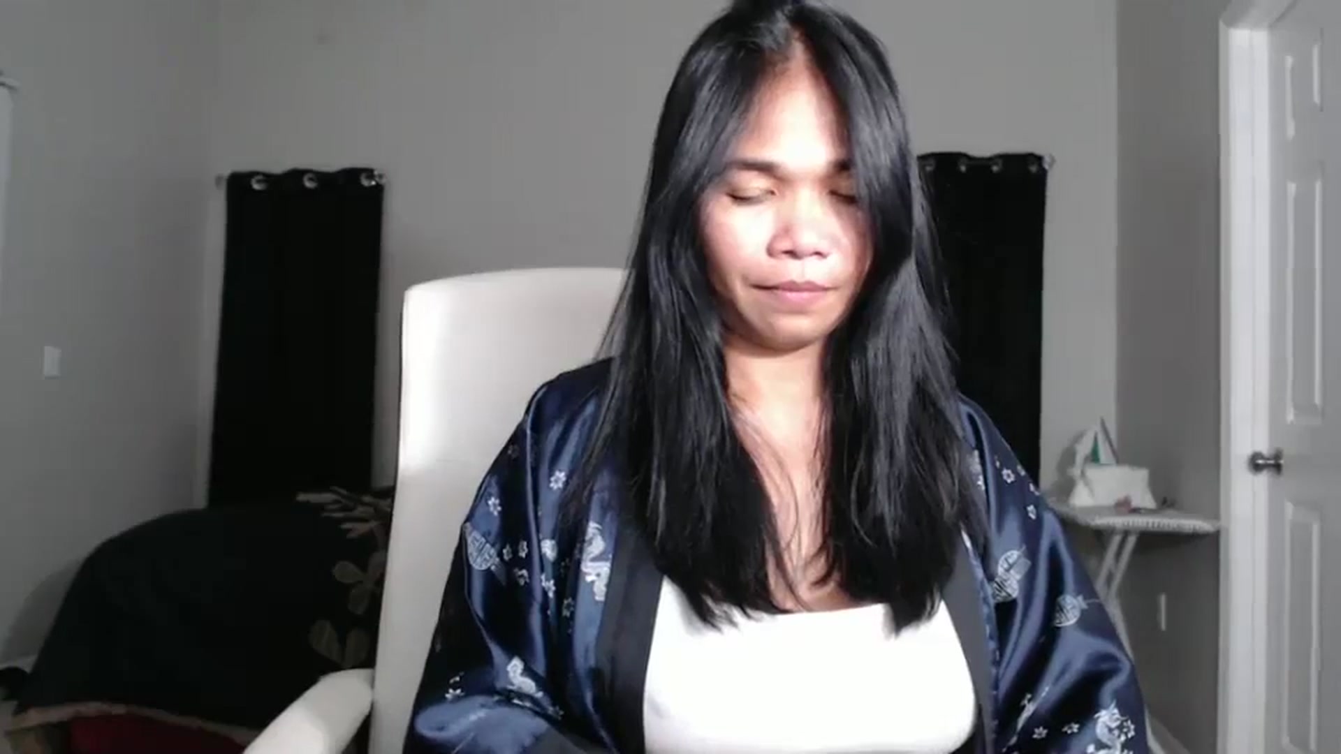 Gallery image thumbnail from Littlekai2023's myfreecams stream on, 11/14/2024, 04:14 image 17 of 20