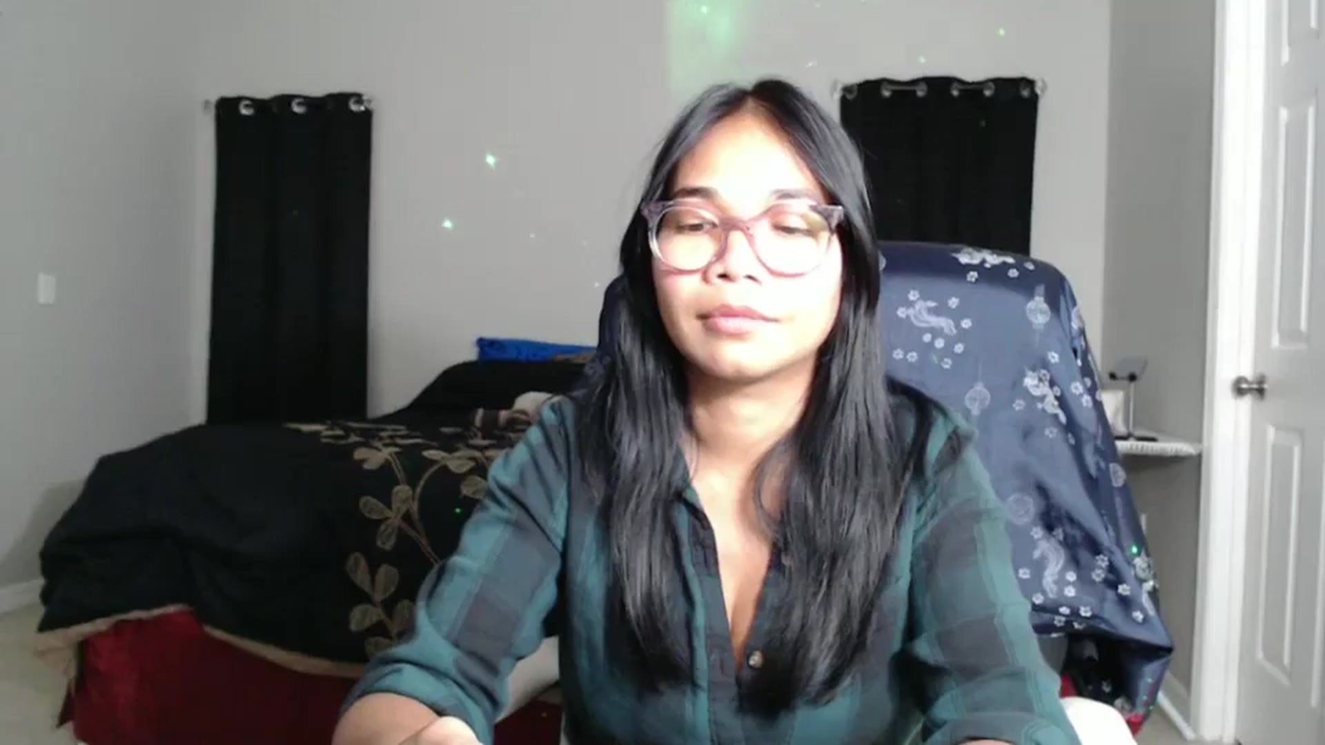 Gallery image thumbnail from Littlekai2023's myfreecams stream on, 11/16/2024, 01:54 image 17 of 20