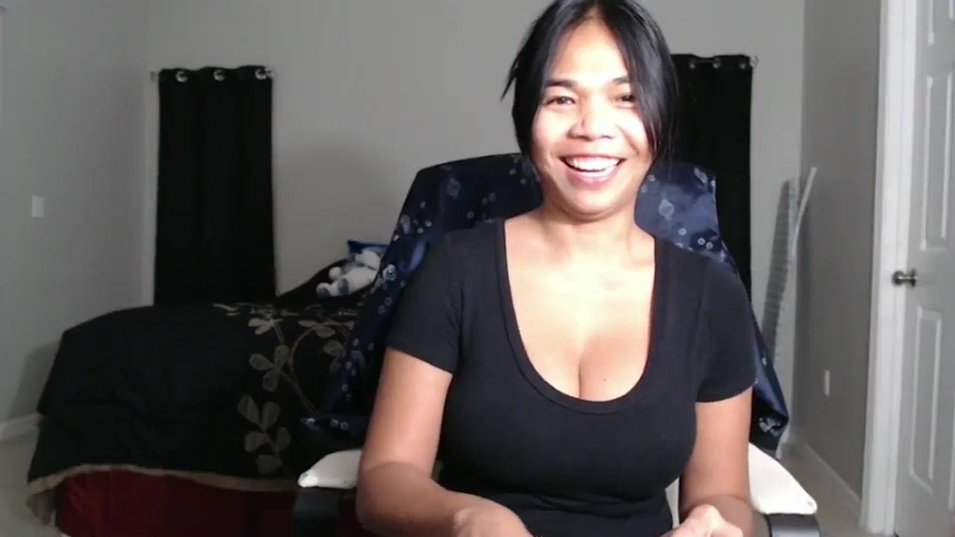 Gallery image thumbnail from Littlekai2023's myfreecams stream on, 11/16/2024, 23:07 image 17 of 20