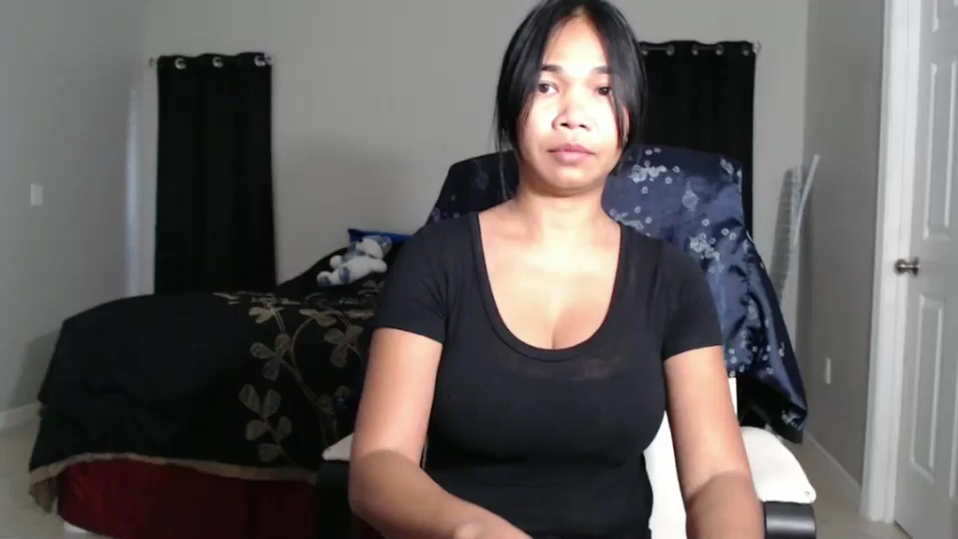 Gallery image thumbnail from Littlekai2023's myfreecams stream on, 11/16/2024, 23:07 image 6 of 20