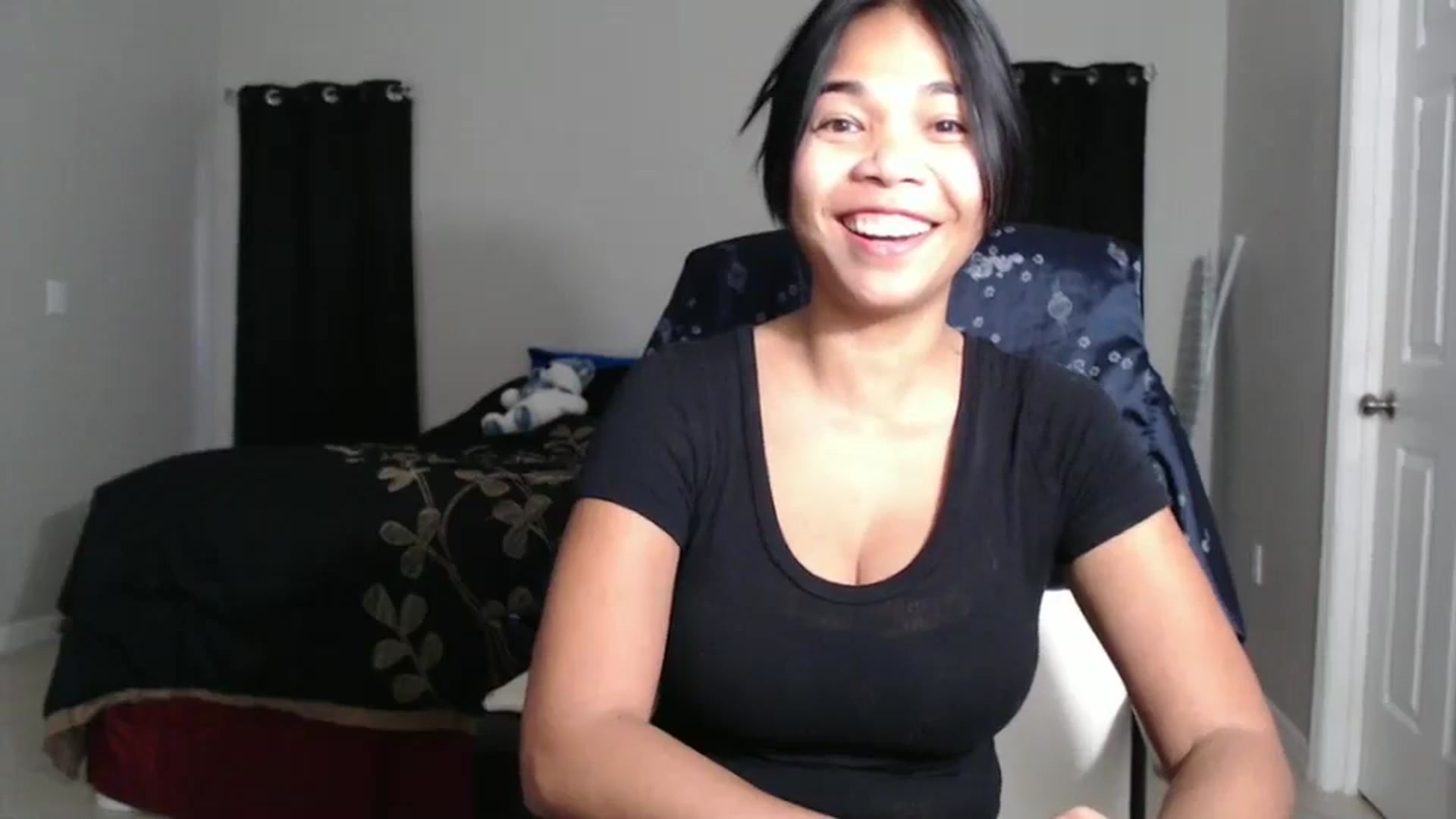 Gallery image thumbnail from Littlekai2023's myfreecams stream on, 11/16/2024, 23:07 image 11 of 20
