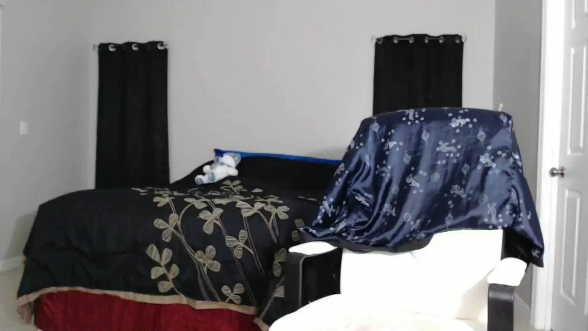 Gallery image thumbnail from Littlekai2023's myfreecams stream on, 11/16/2024, 23:07 image 16 of 20