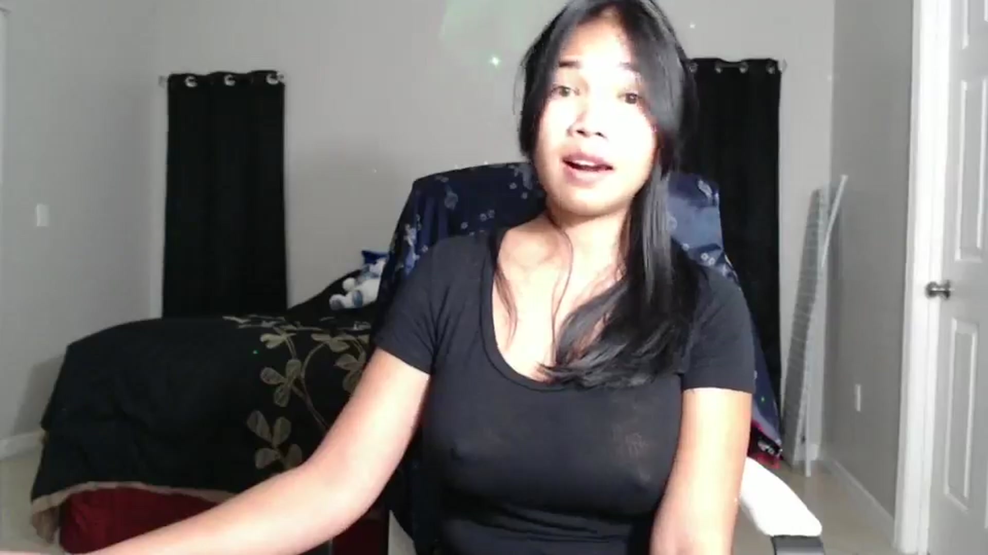Gallery image thumbnail from Littlekai2023's myfreecams stream on, 11/17/2024, 01:38 image 14 of 20