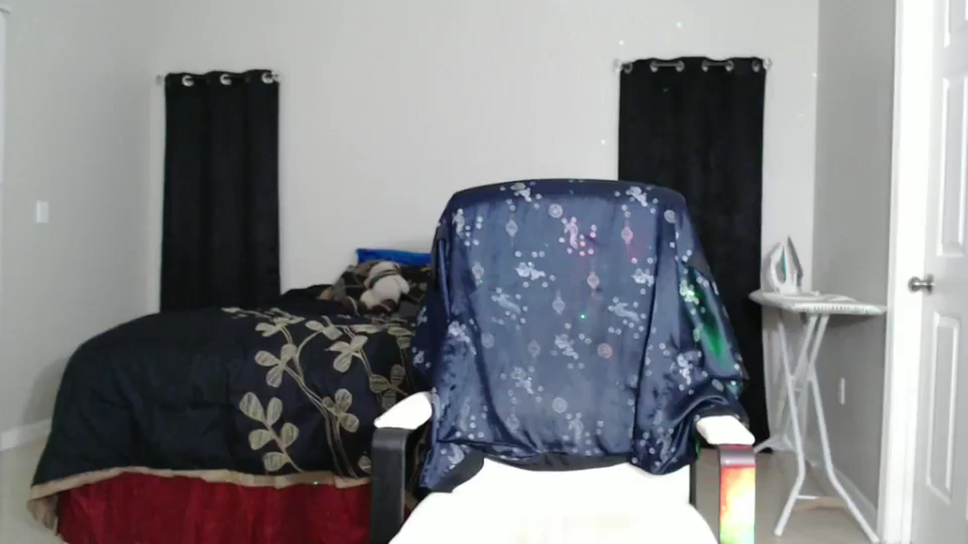 Gallery image thumbnail from Littlekai2023's myfreecams stream on, 11/18/2024, 04:02 image 10 of 20