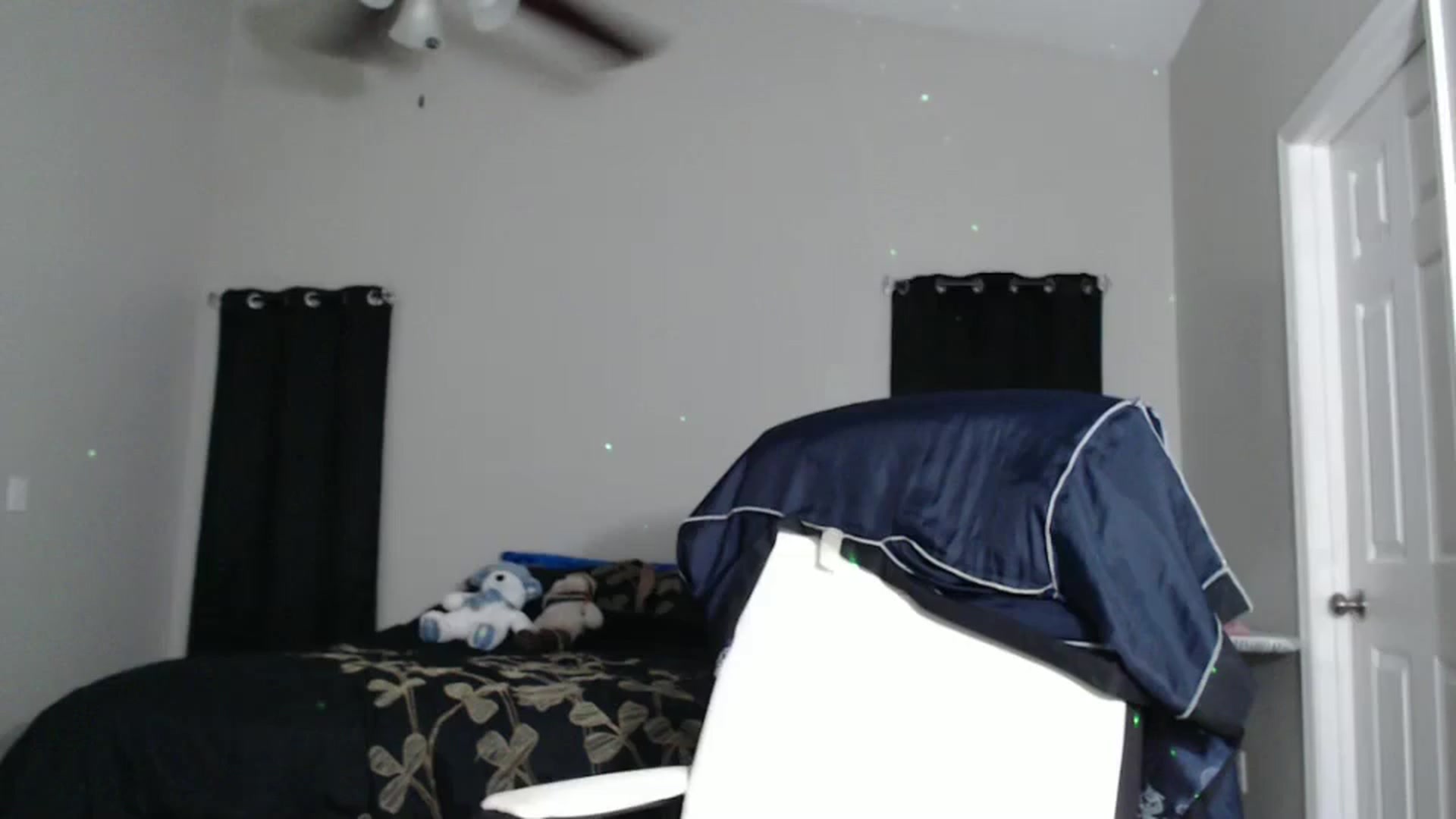 Gallery image thumbnail from Littlekai2023's myfreecams stream on, 11/19/2024, 02:51 image 14 of 20