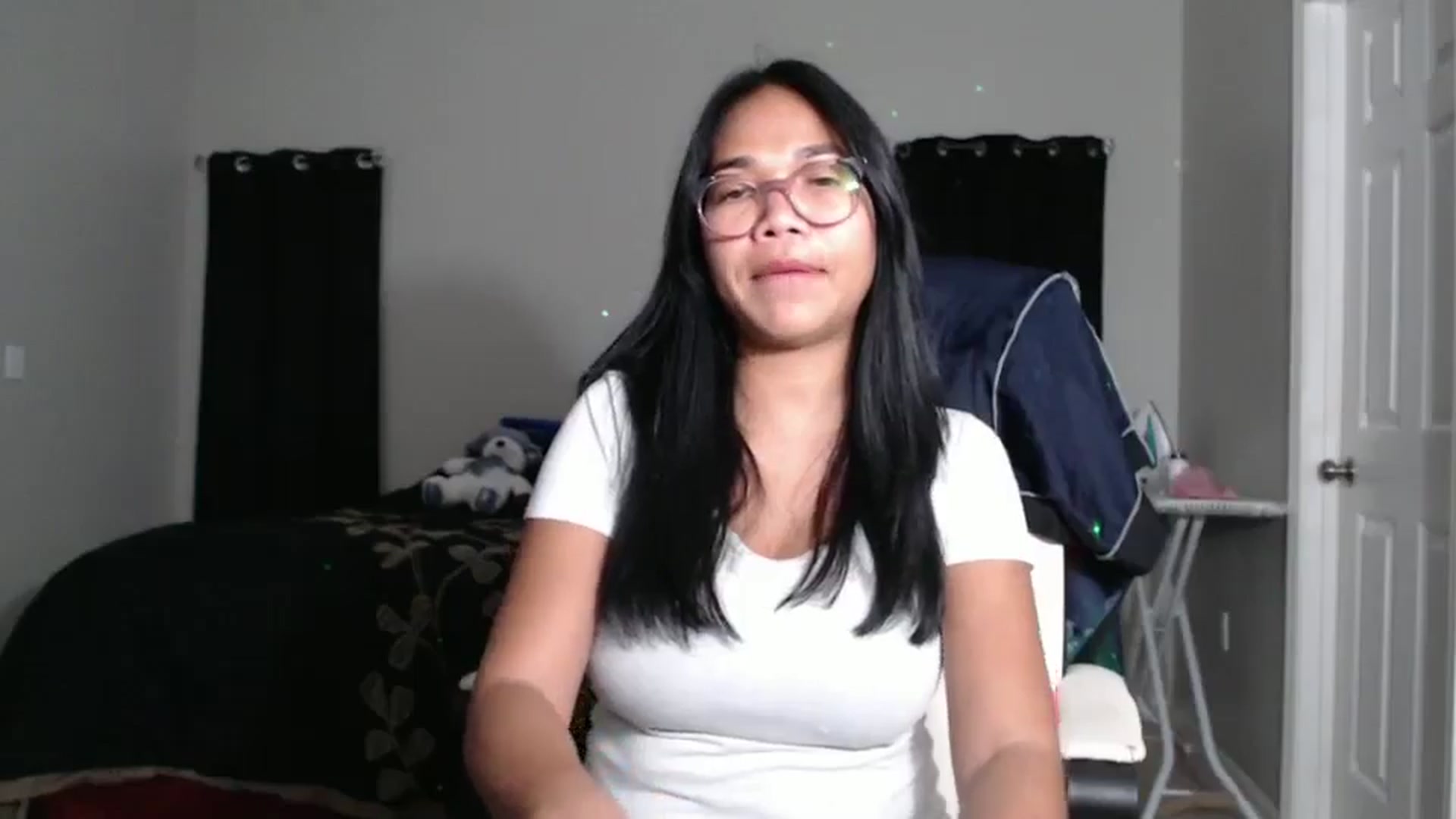 Gallery image thumbnail from Littlekai2023's myfreecams stream on, 11/19/2024, 02:51 image 18 of 20