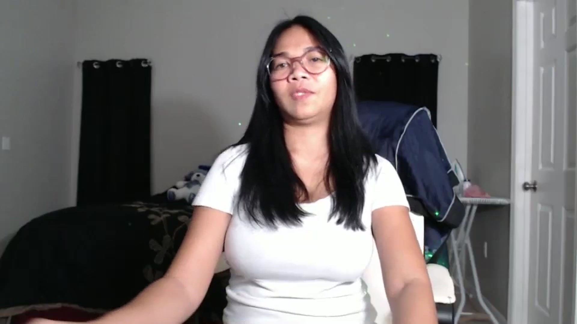 Gallery image thumbnail from Littlekai2023's myfreecams stream on, 11/19/2024, 02:51 image 19 of 20
