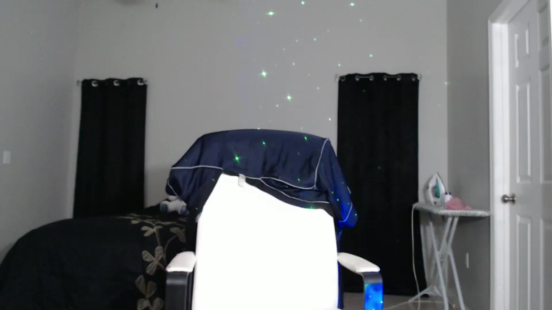Gallery image thumbnail from Littlekai2023's myfreecams stream on, 11/19/2024, 02:51 image 3 of 20