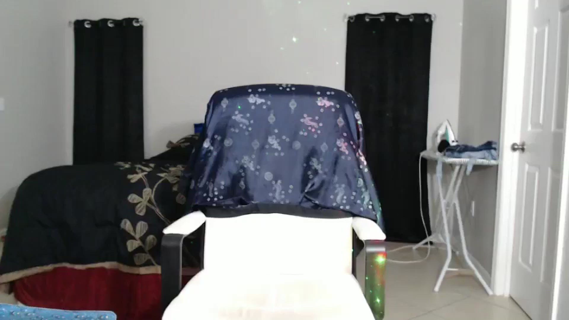Gallery image thumbnail from Littlekai2023's myfreecams stream on, 11/21/2024, 02:01 image 19 of 20