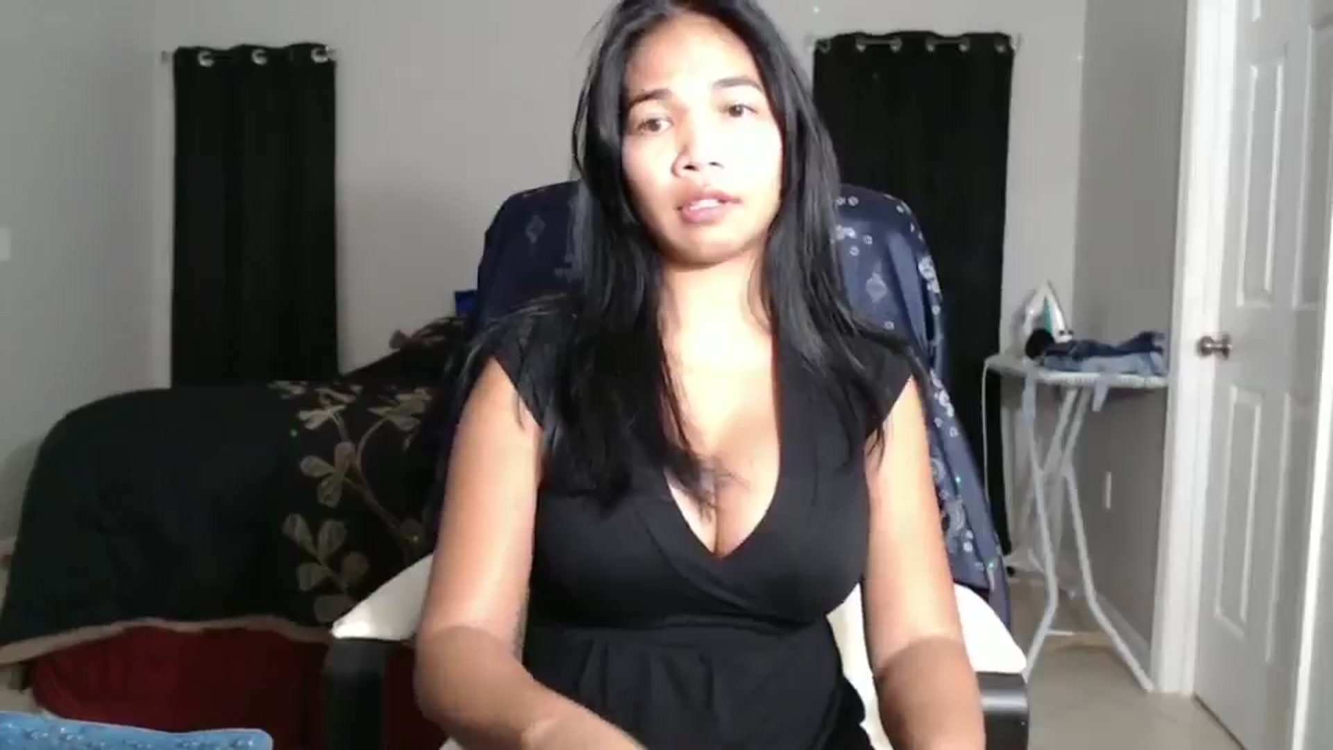 Gallery image thumbnail from Littlekai2023's myfreecams stream on, 11/21/2024, 02:01 image 6 of 20