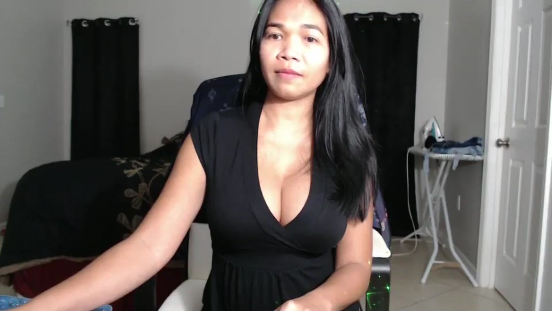 Gallery image thumbnail from Littlekai2023's myfreecams stream on, 11/21/2024, 02:01 image 18 of 20