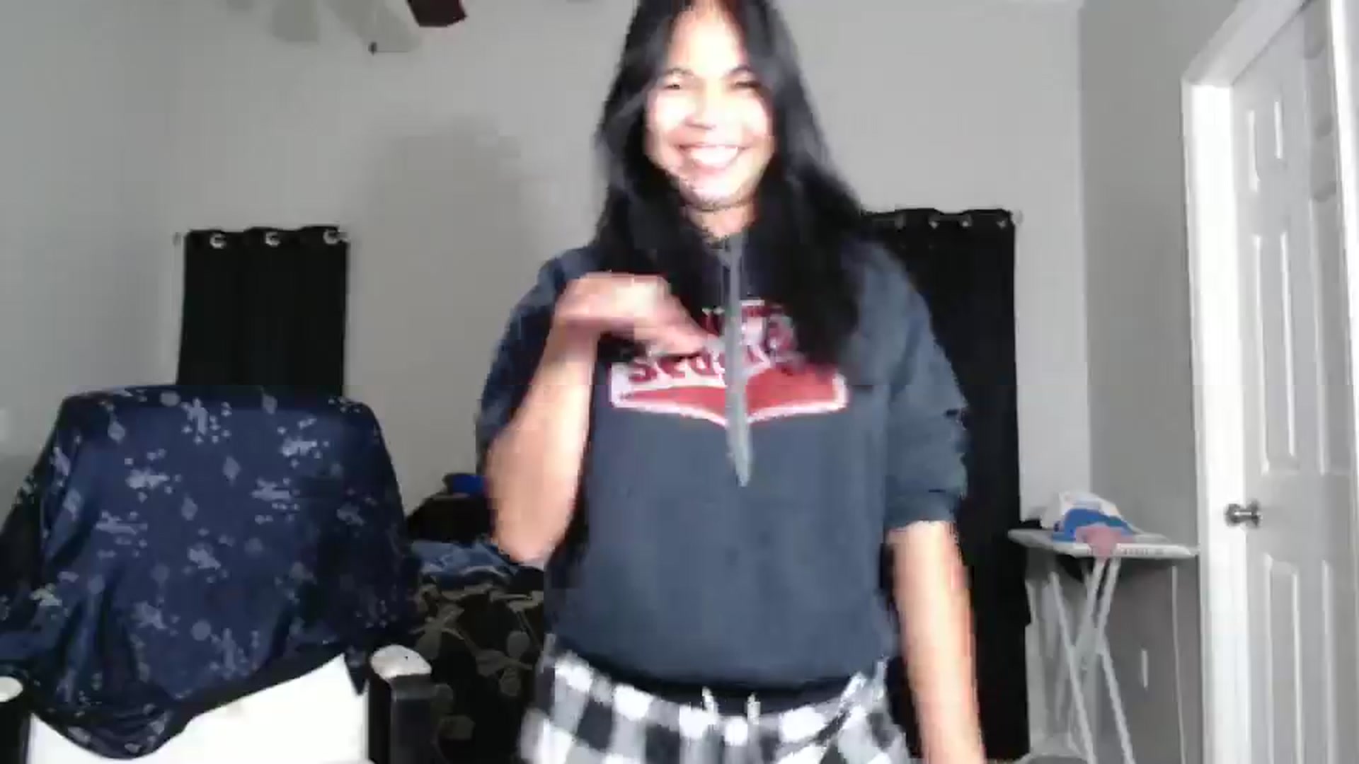 Gallery image thumbnail from Littlekai2023's myfreecams stream on, 11/24/2024, 02:54 image 15 of 20