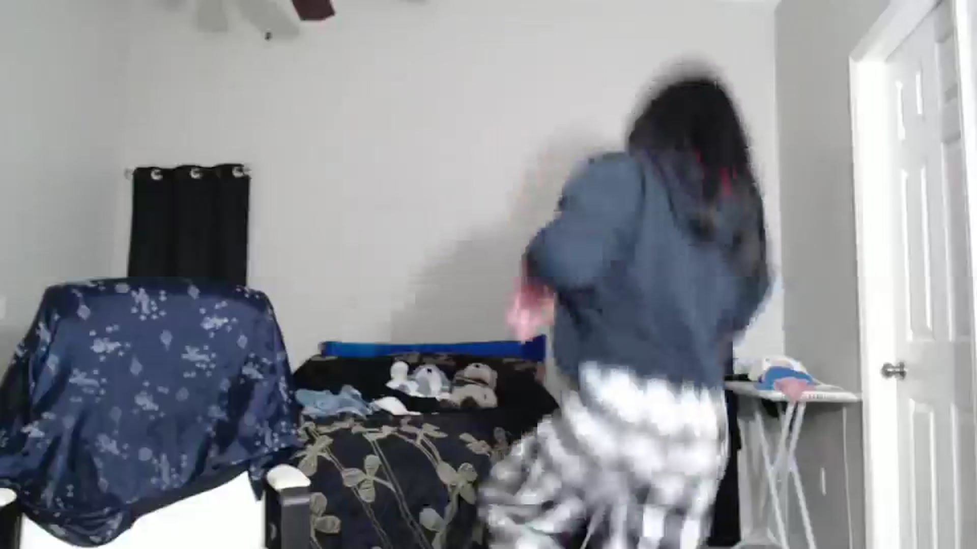 Gallery image thumbnail from Littlekai2023's myfreecams stream on, 11/24/2024, 02:54 image 9 of 20