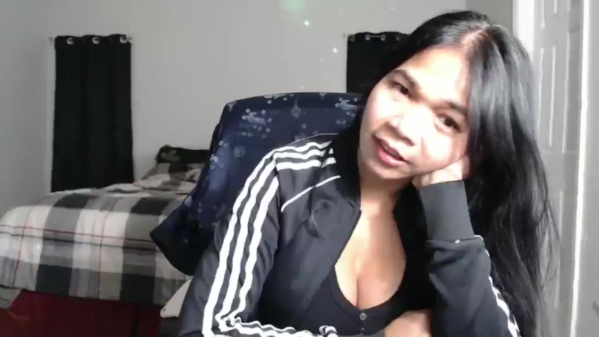 Gallery image thumbnail from Littlekai2023's myfreecams stream on, 11/26/2024, 01:33 image 15 of 20