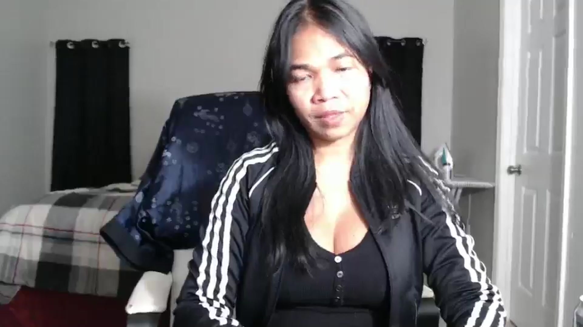 Gallery image thumbnail from Littlekai2023's myfreecams stream on, 11/26/2024, 01:33 image 6 of 20