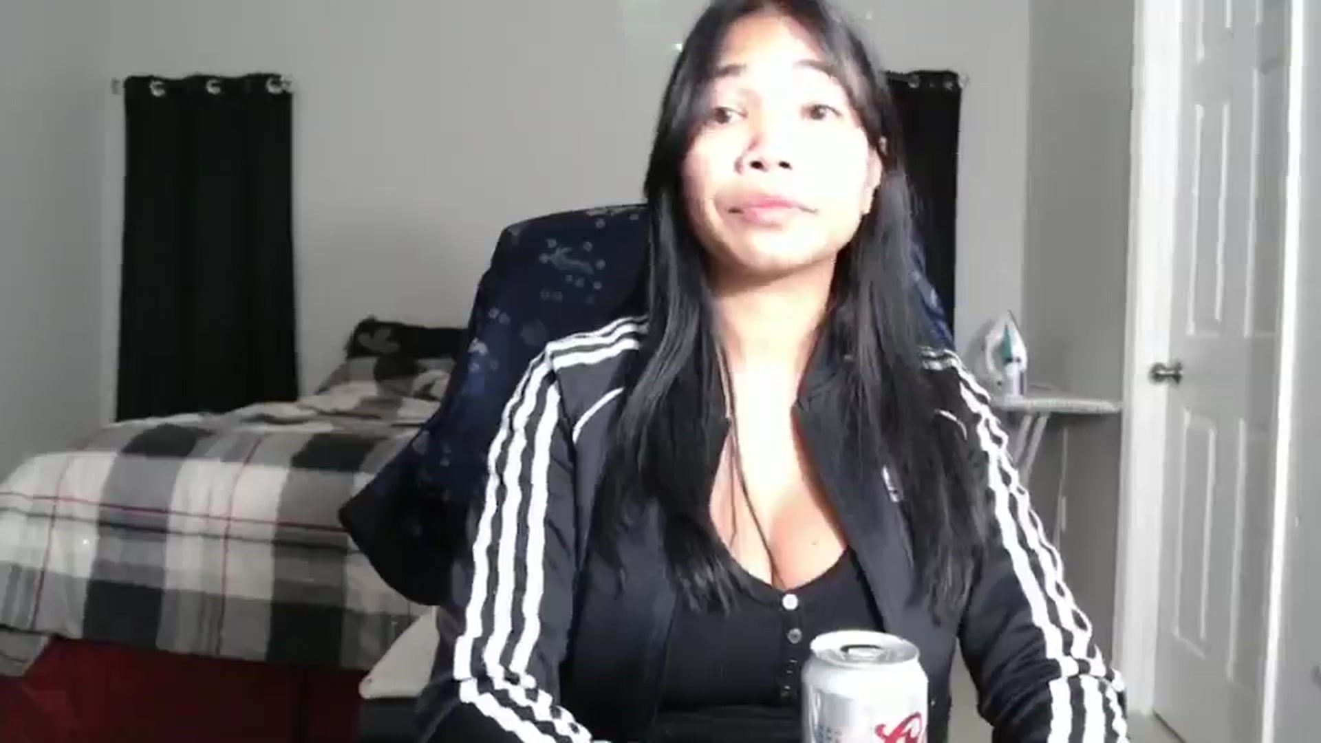 Gallery image thumbnail from Littlekai2023's myfreecams stream on, 11/26/2024, 01:33 image 18 of 20