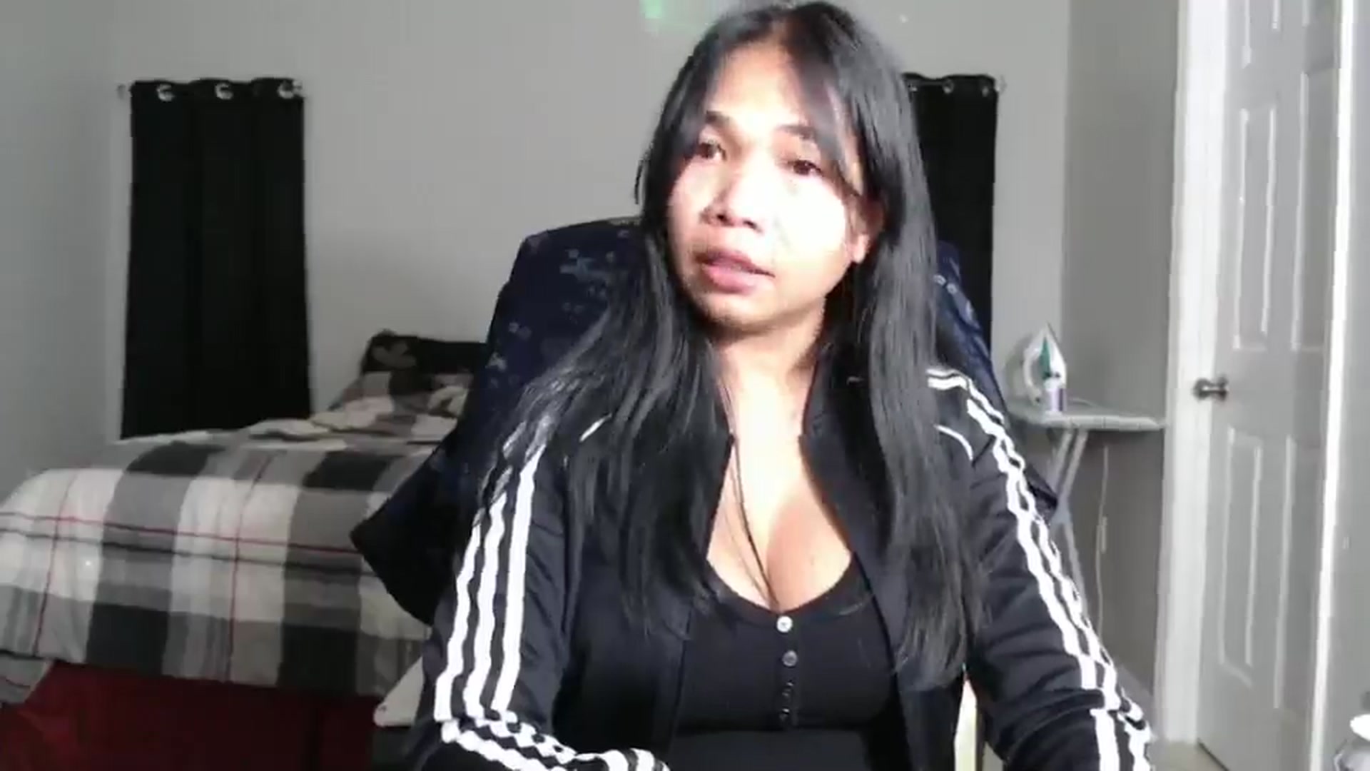 Gallery image thumbnail from Littlekai2023's myfreecams stream on, 11/26/2024, 01:33 image 17 of 20