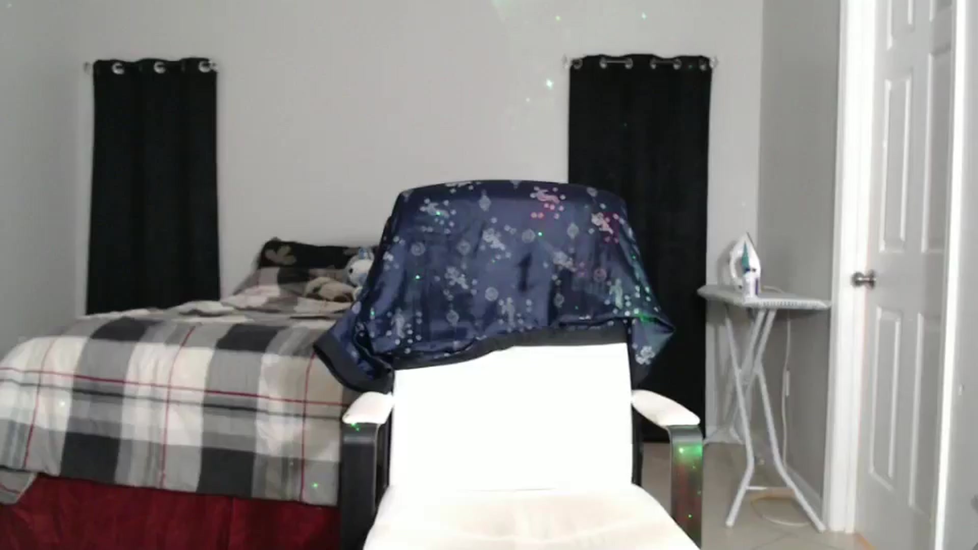 Gallery image thumbnail from Littlekai2023's myfreecams stream on, 11/26/2024, 01:33 image 20 of 20