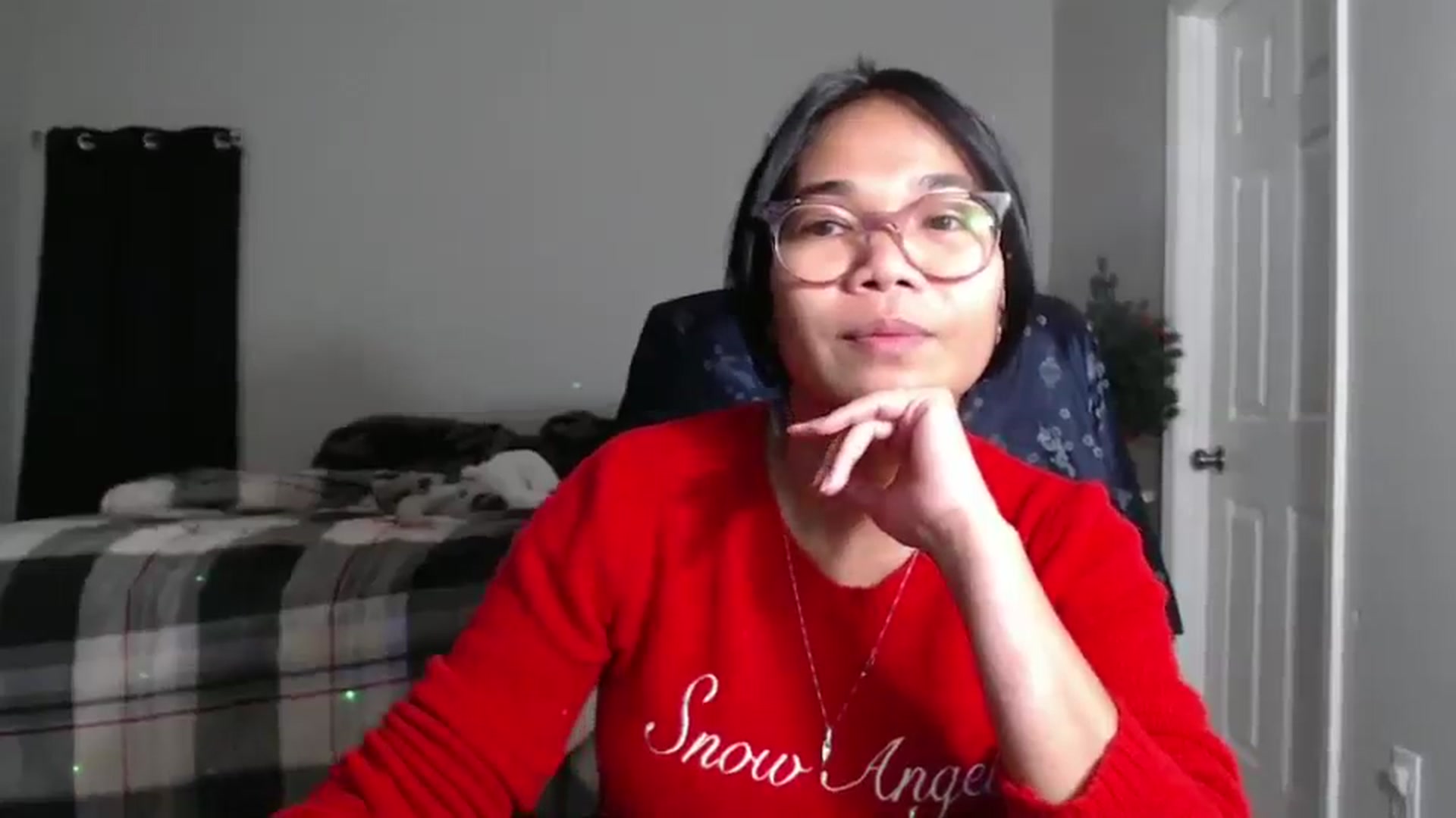 Gallery image thumbnail from Littlekai2023's myfreecams stream on, 12/17/2024, 02:51 image 15 of 20