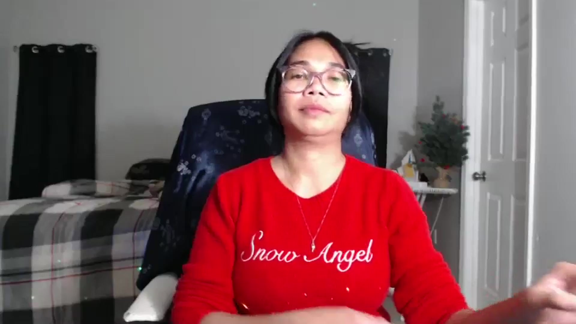 Gallery image thumbnail from Littlekai2023's myfreecams stream on, 12/17/2024, 02:51 image 19 of 20