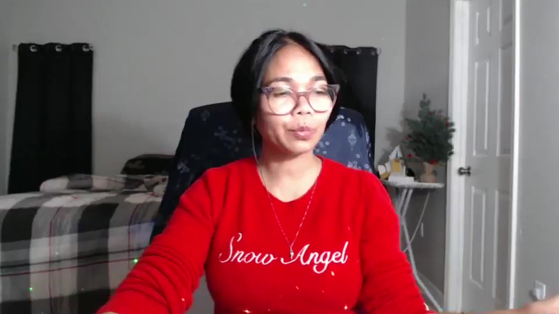 Gallery image thumbnail from Littlekai2023's myfreecams stream on, 12/17/2024, 02:51 image 20 of 20