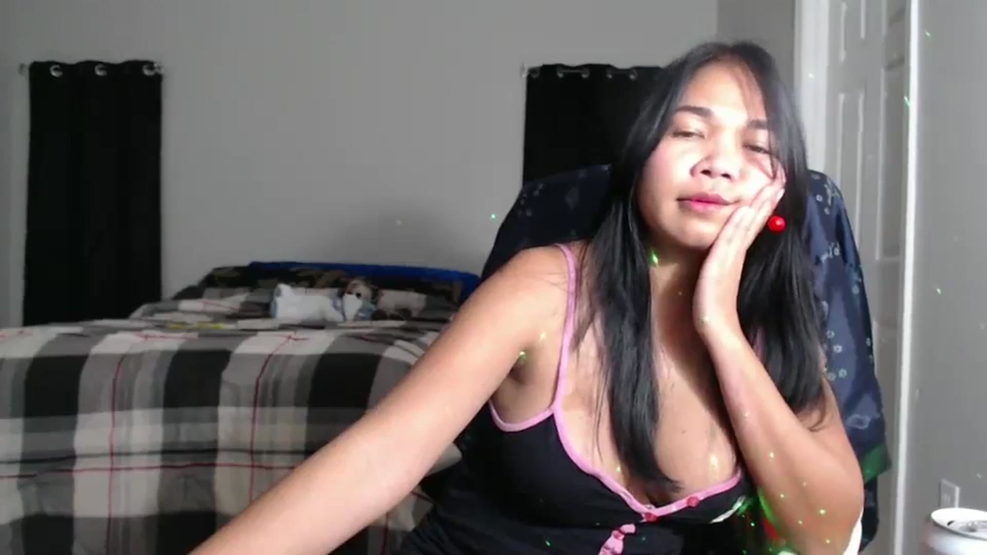 Gallery image thumbnail from Littlekai2023's myfreecams stream on, 12/19/2024, 03:57 image 11 of 20