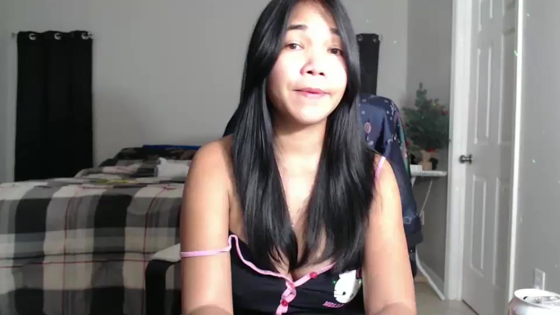 Gallery image thumbnail from Littlekai2023's myfreecams stream on, 12/19/2024, 03:57 image 18 of 20