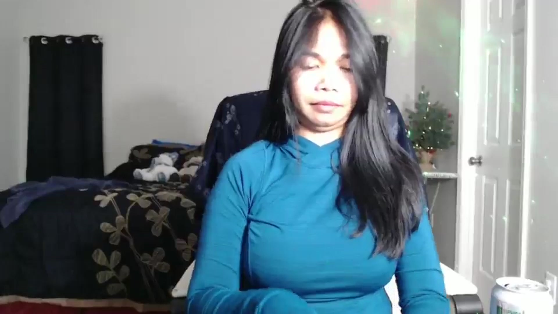 Gallery image thumbnail from Littlekai2023's myfreecams stream on, 12/22/2024, 05:05 image 15 of 20