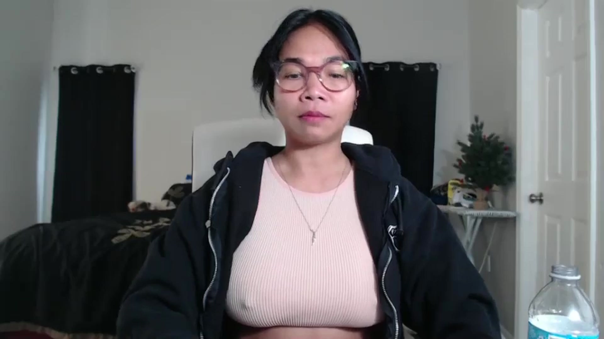 Gallery image thumbnail from Littlekai2023's myfreecams stream on, 12/23/2024, 19:23 image 5 of 20